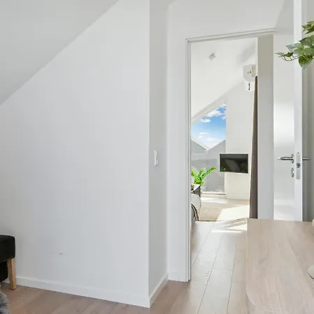 Kysthusene, Lejl 17 * 斯莱格思