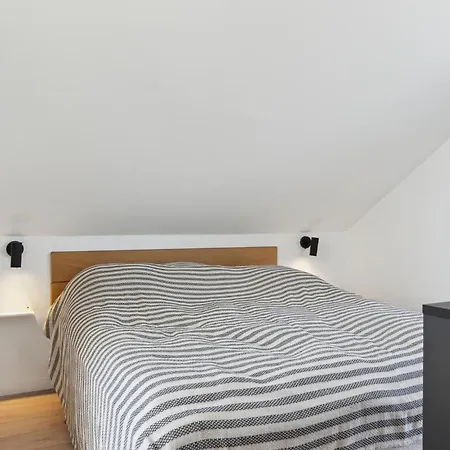 Kysthusene, Lejl, 17 Apartment Engvang